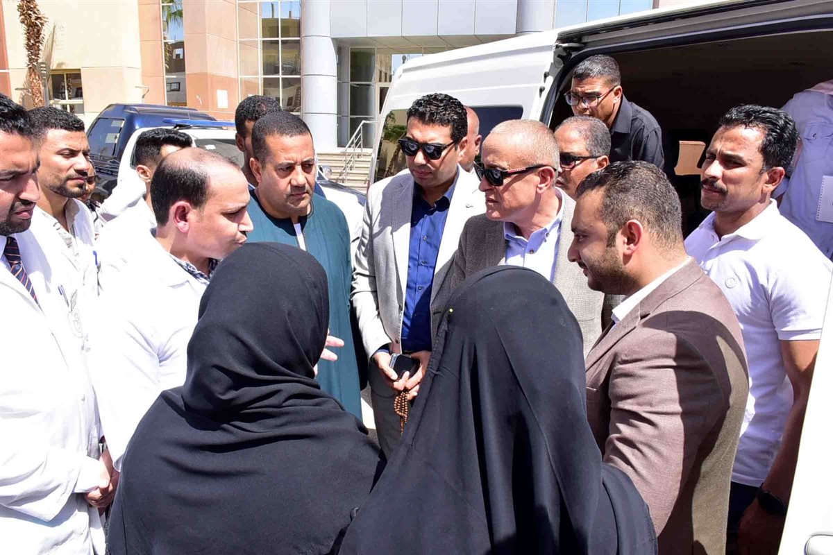 محافظ الأقصر بمستشفى العديسات