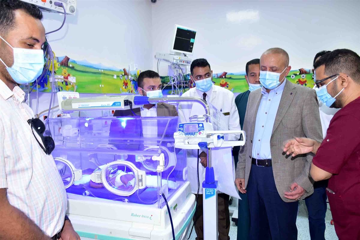 محافظ الأقصر بمستشفى العديسات