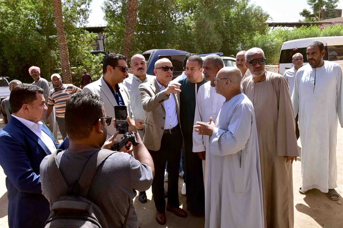 محافظ الأقصر بمستشفى العديسات