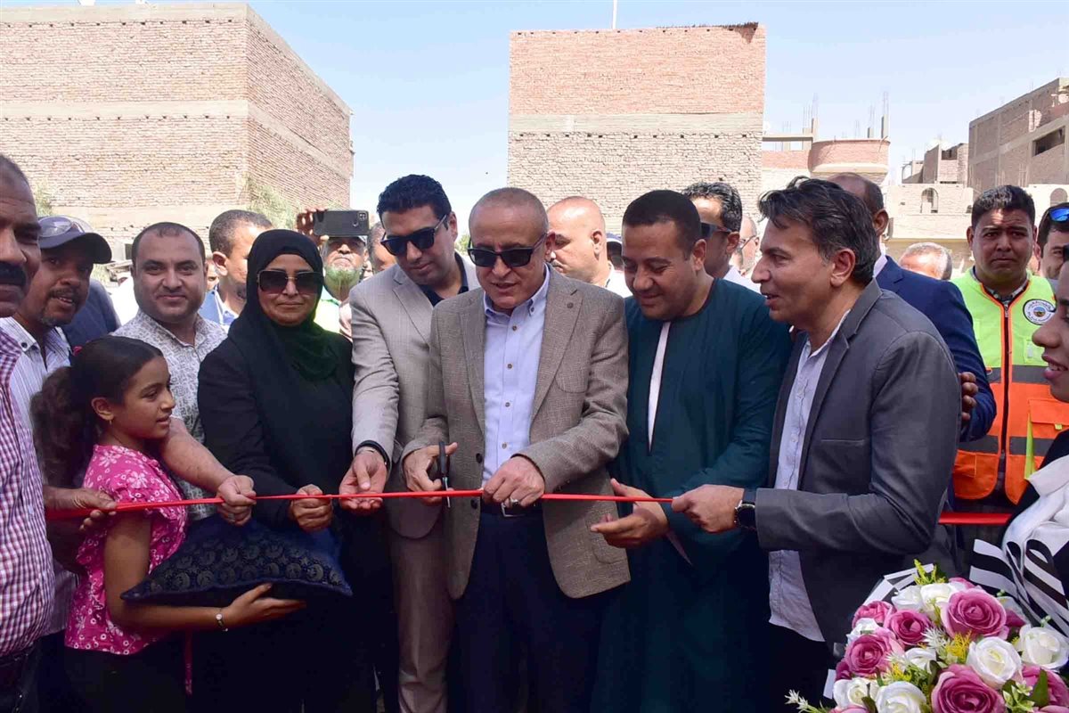 محافظ الاقصر يفتتح محطة صرف صحي بالطود