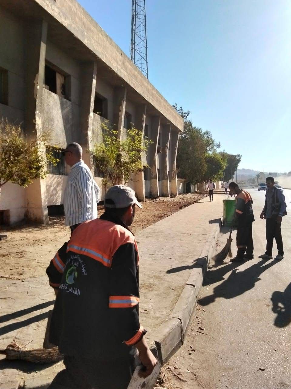 حملات مكثفة لرفع كفاءة النظافة وتجميل شوارع مصر القديمة 