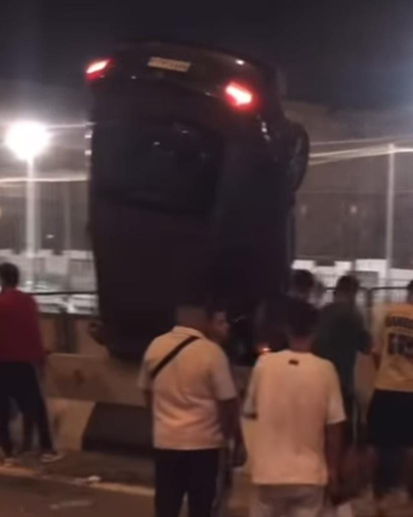  أسفرت عن إصابات طفيفة..انقلاب سيارة ملاكي بحدائق الأهرام أمام البوابة الثالثة