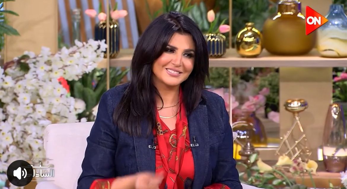 لقطات من لقاء الفنان حمزة نمرة مع الإعلامية منى الشاذلي في برنامج معكم