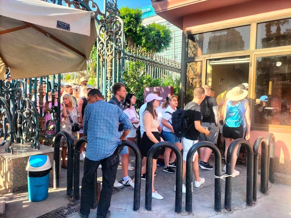 توافد كبير من السائحين على المتحف المصري بالتحرير