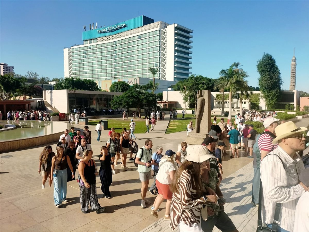 توافد كبير من السائحين على المتحف المصري بالتحرير