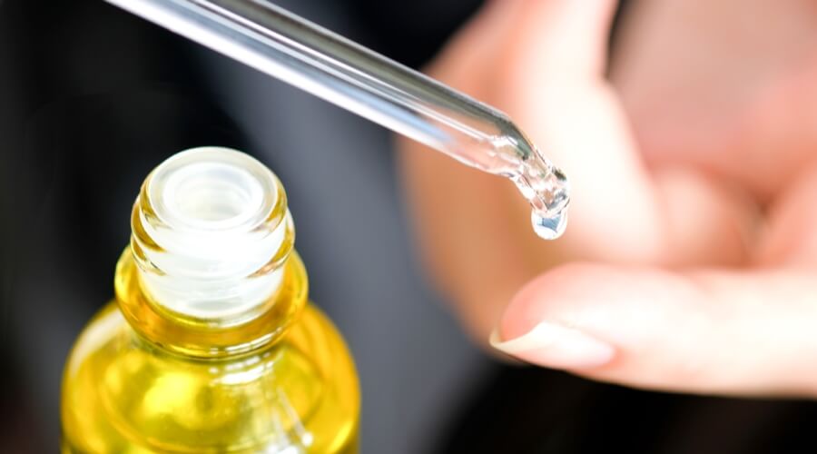 طريقة عمل سيروم طبيعي للبشرة الدهنية في البيت