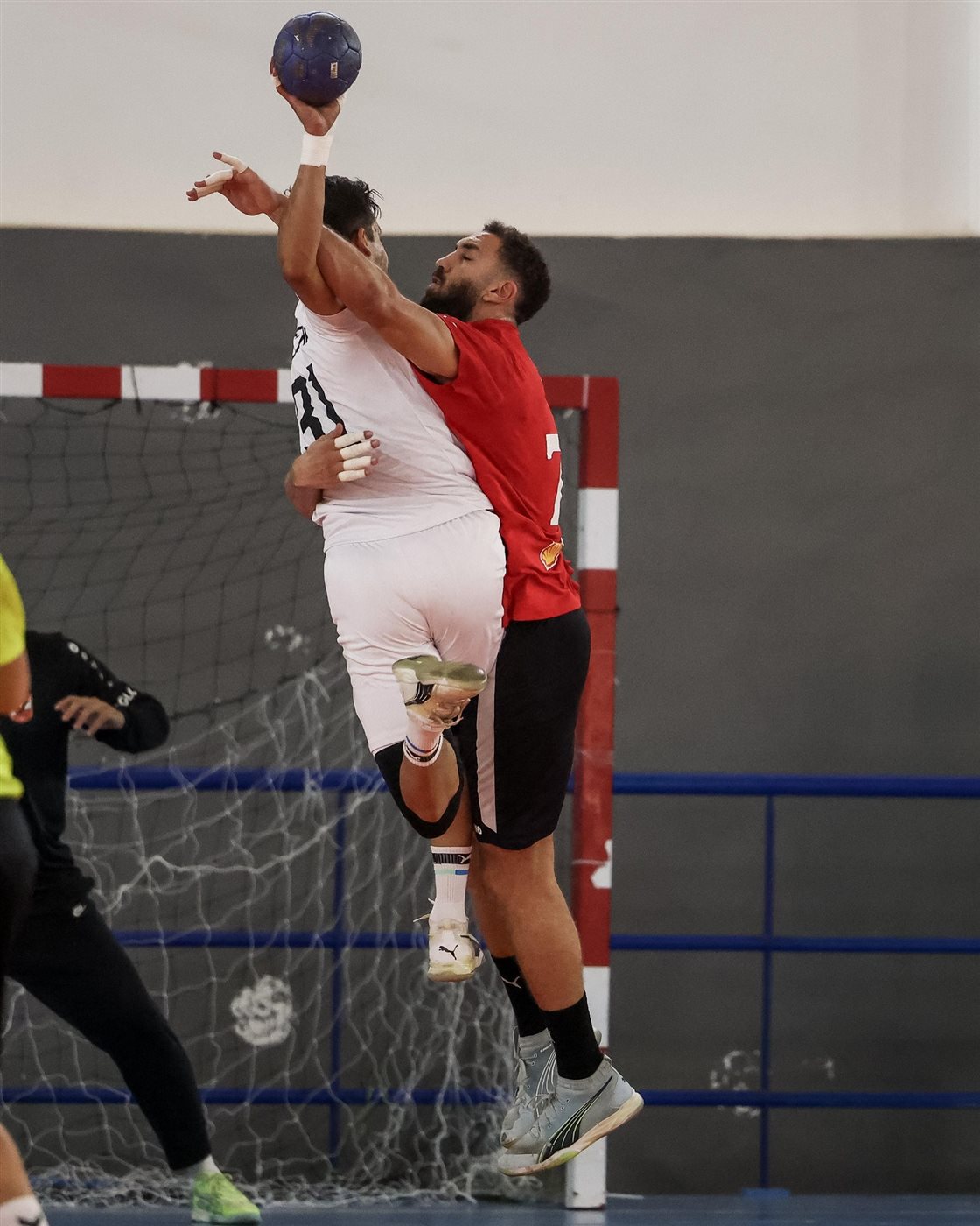 يد الأهلي يتوج بكأس الأمير مولاي الحسن بعد الفوز على الجيش الملكي