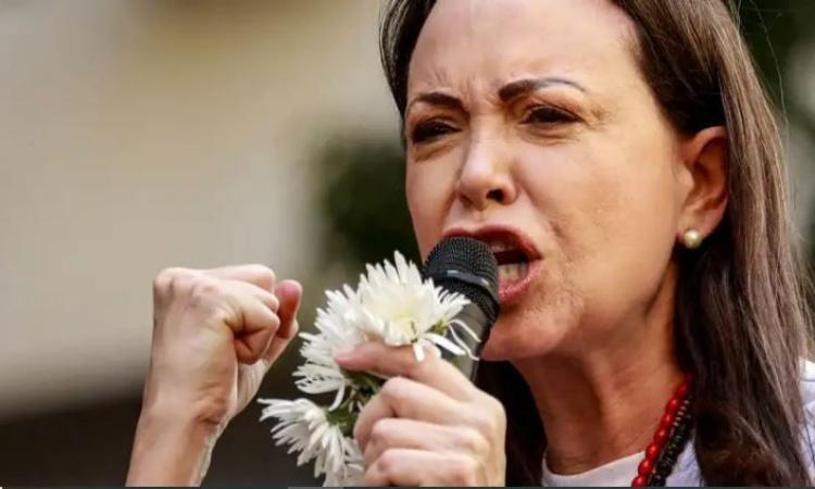 صور ماريا كورينا بعد فوزها بجائزة نوبل للسلام