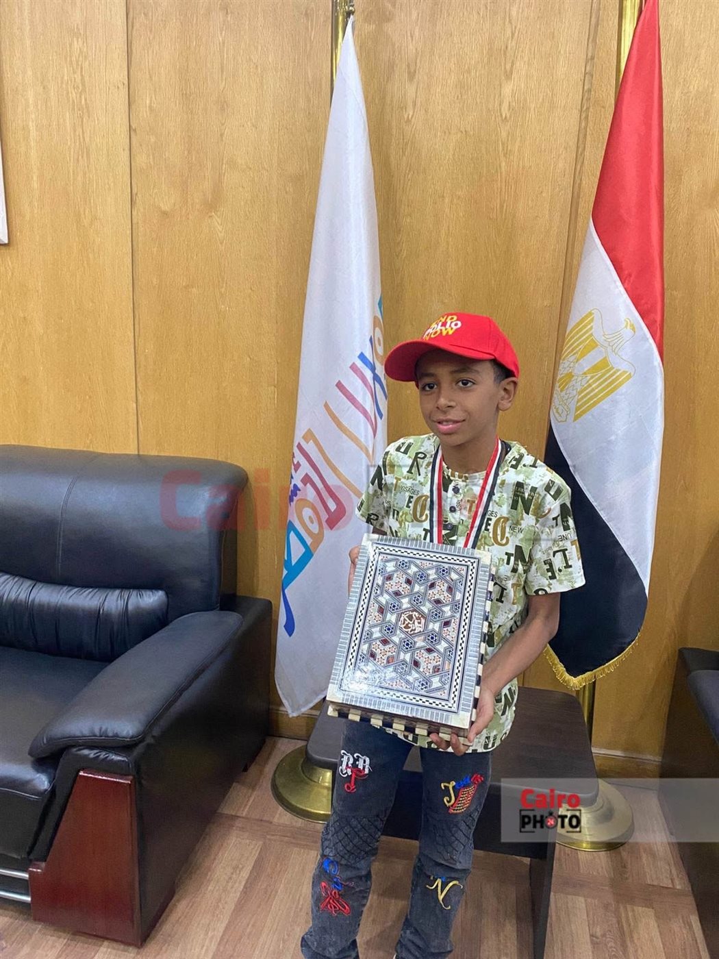 نائب محافظ الأقصر يكرم عبدالله