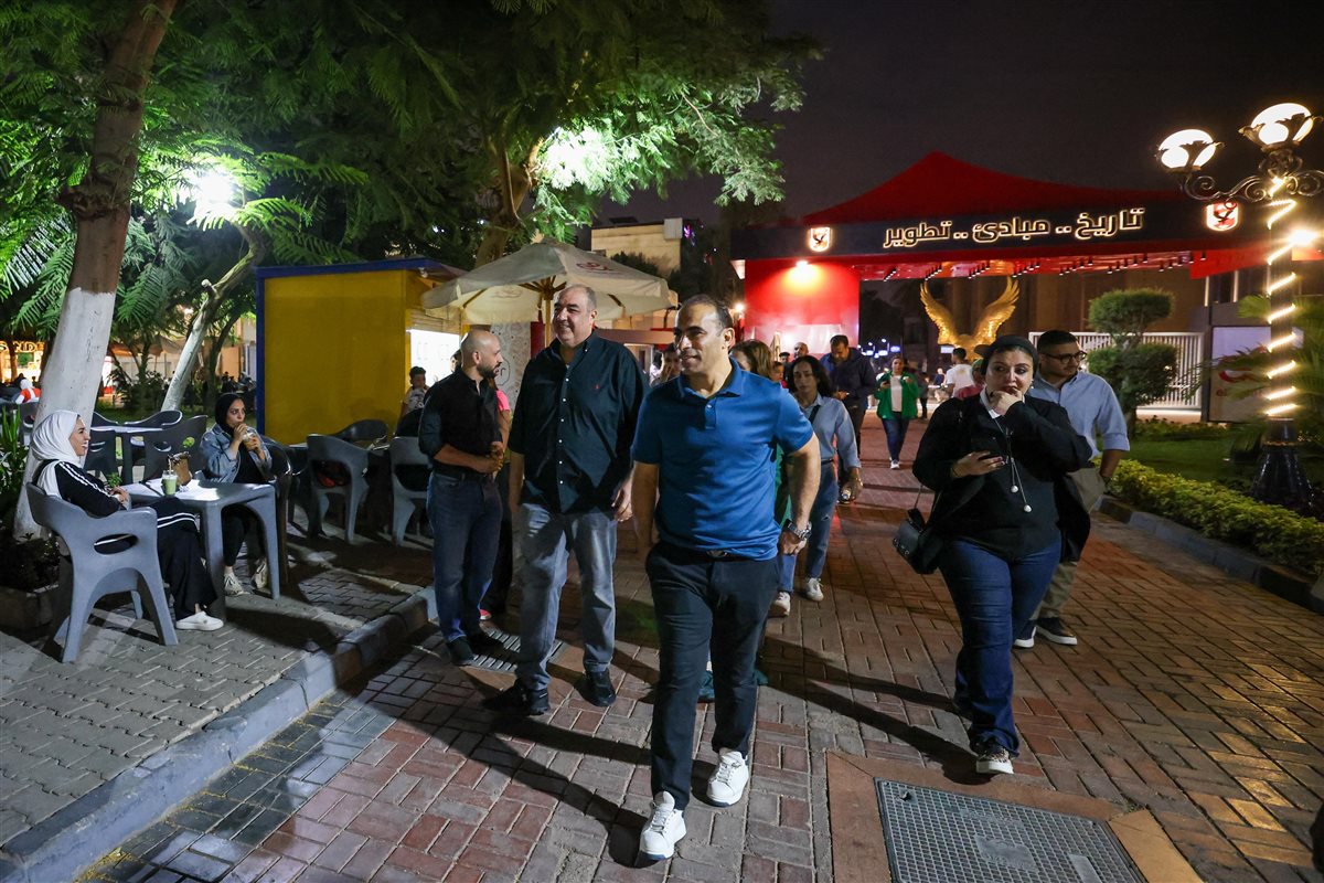 <strong> قائمة الخطيب تواصل جولاتها الانتخابية ‏داخل الأهلي </strong>