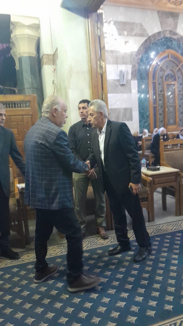 أشرف زكي في عزاء عمرو دوارة 