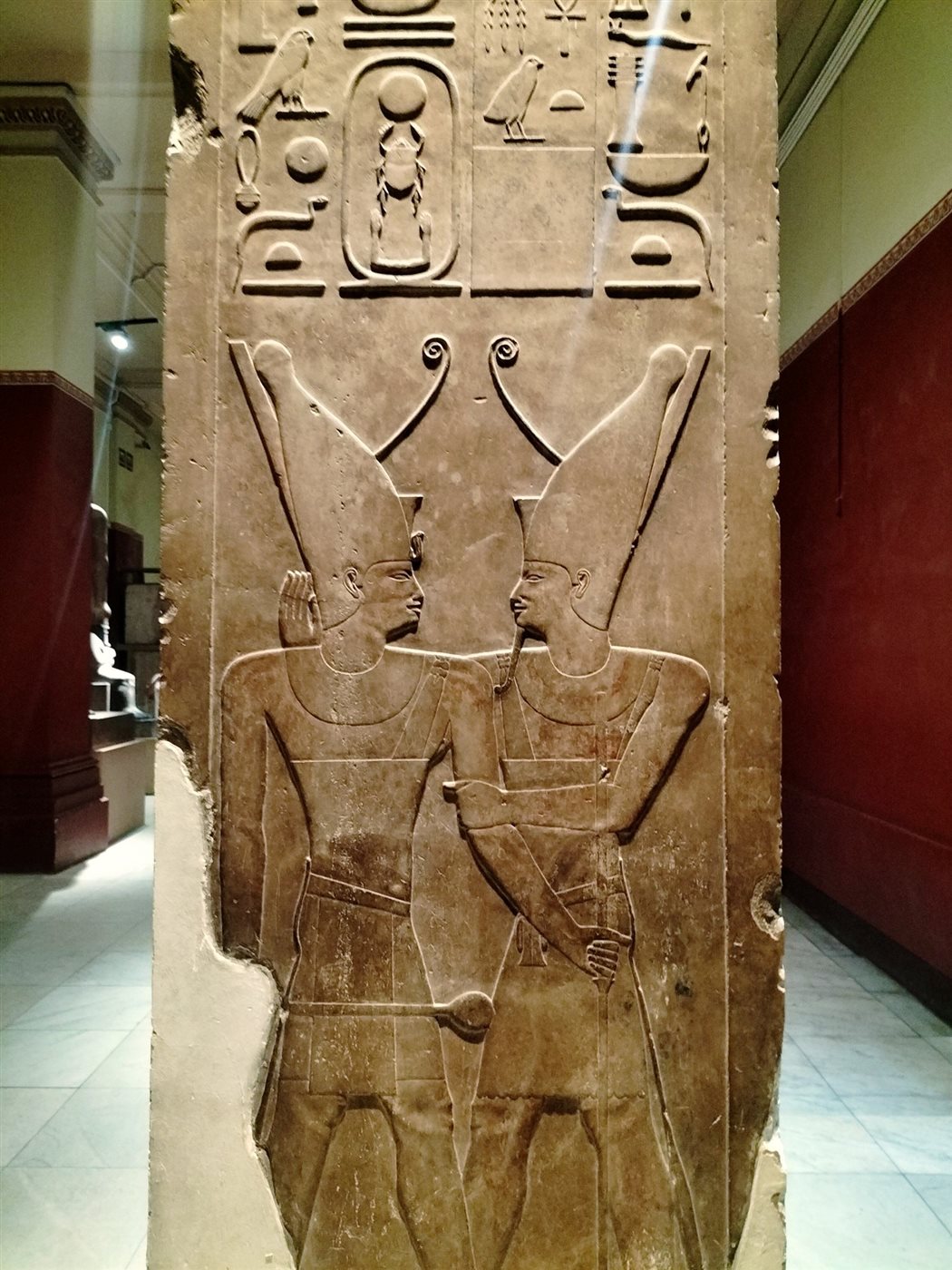 عمود الملك سنوسرت الأول من الدولة الوسطى