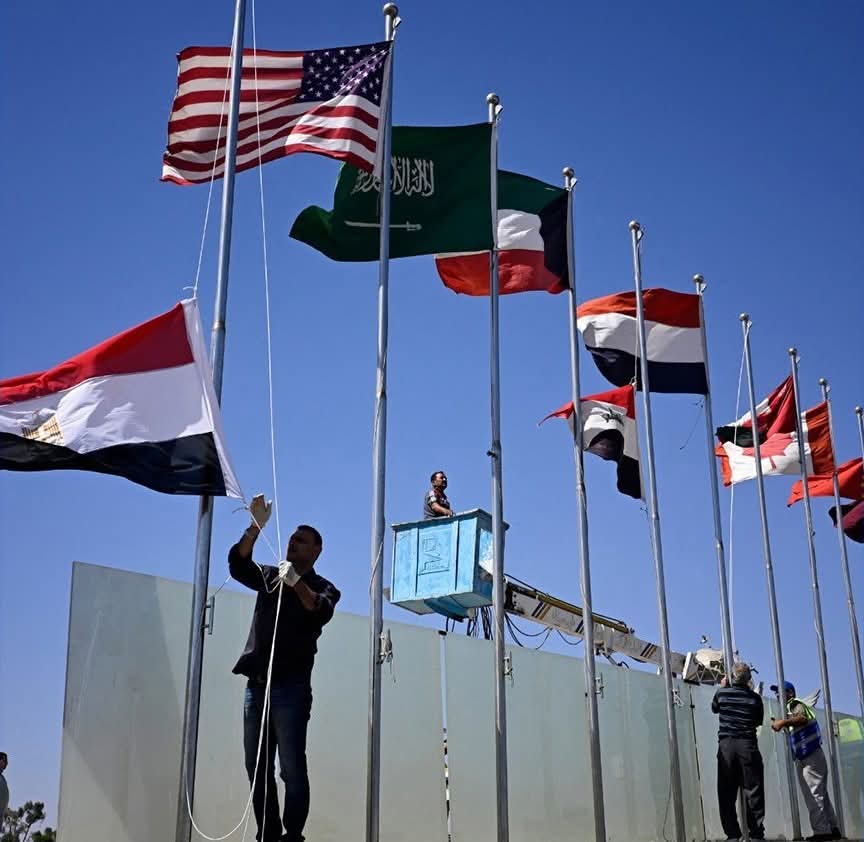 محافظ جنوب سيناء يتابع اللمسات النهائية بشرم الشيخ 