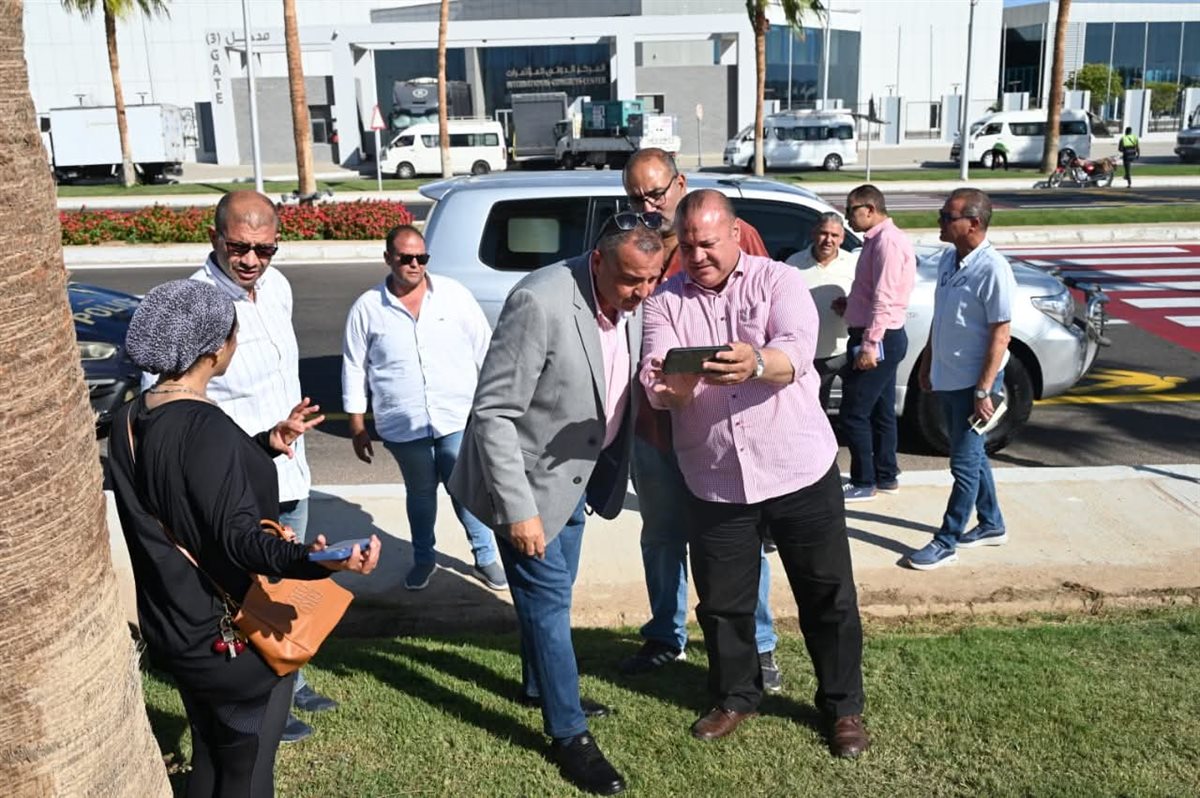 محافظ جنوب سيناء يتابع اللمسات النهائية بشرم الشيخ 