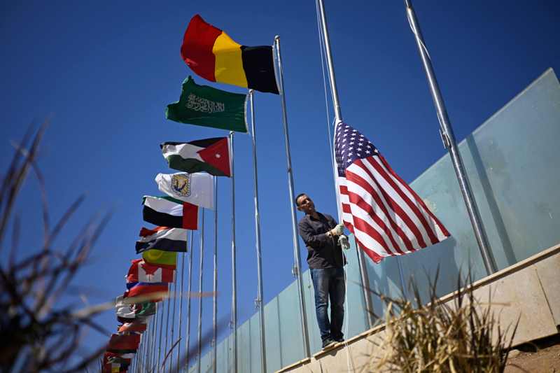 محافظ جنوب سيناء يتابع اللمسات النهائية بشرم الشيخ 