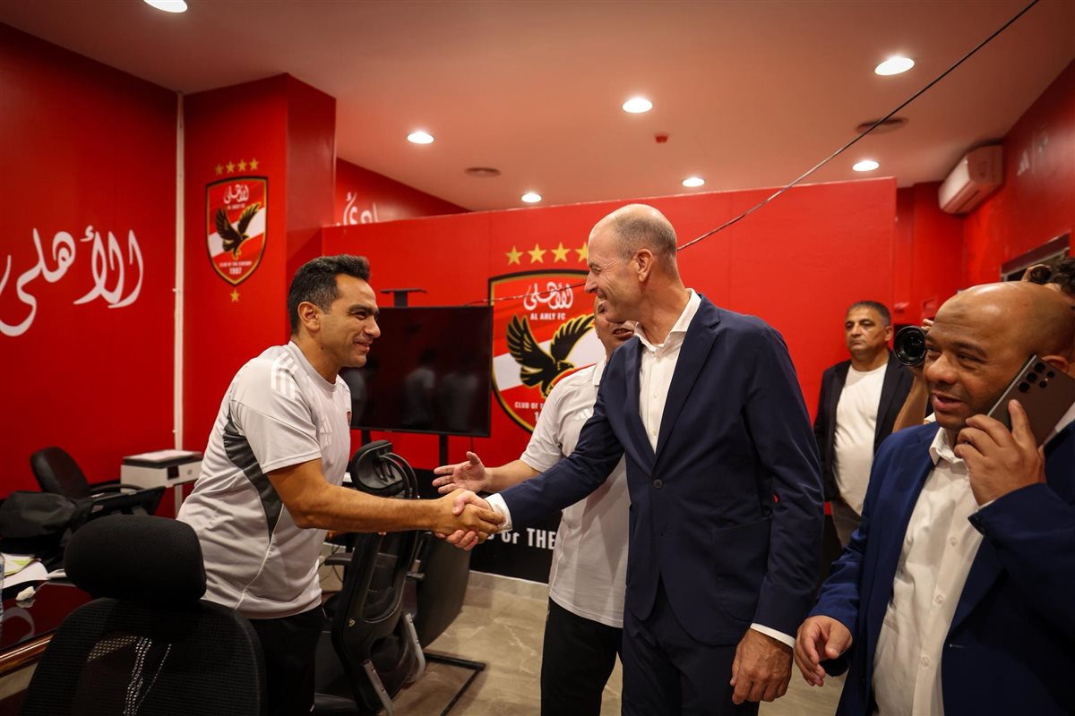 توروب وعادل مصطفى