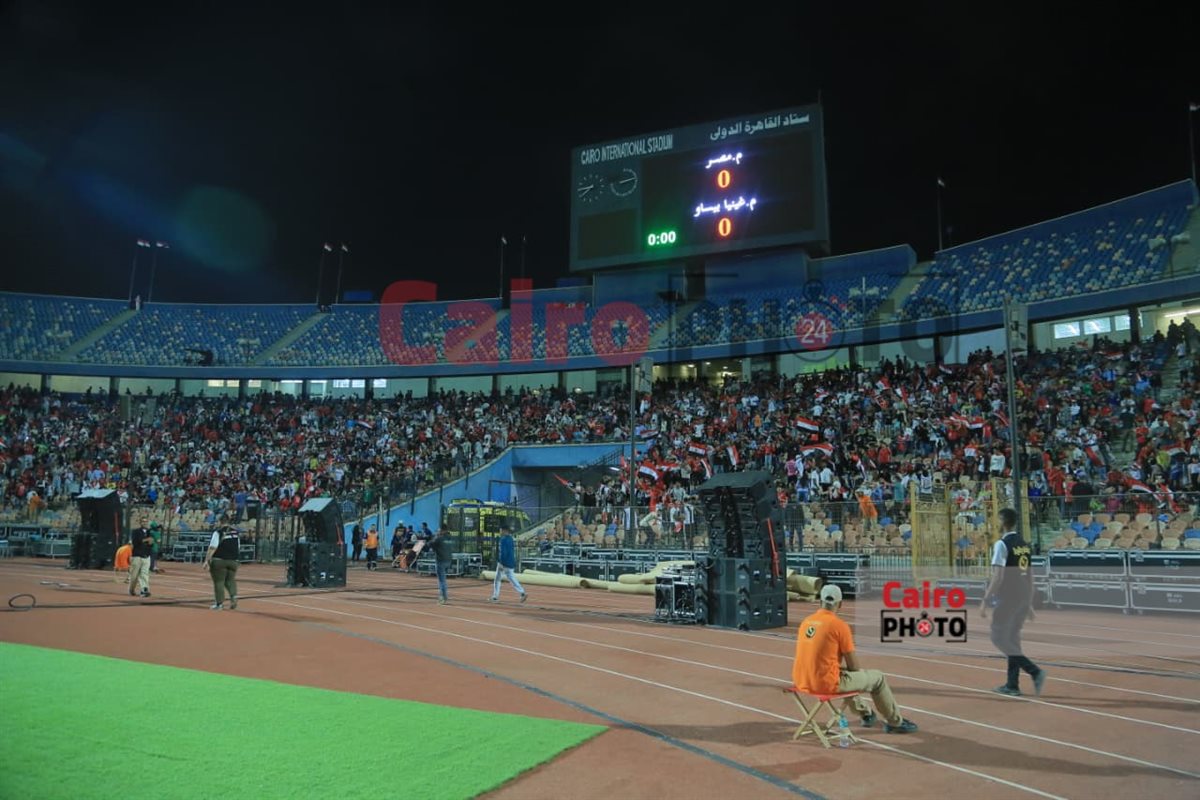 الجماهير تملأ مدرجات ستاد القاهرة مباراة مصر وغينيا بيساو