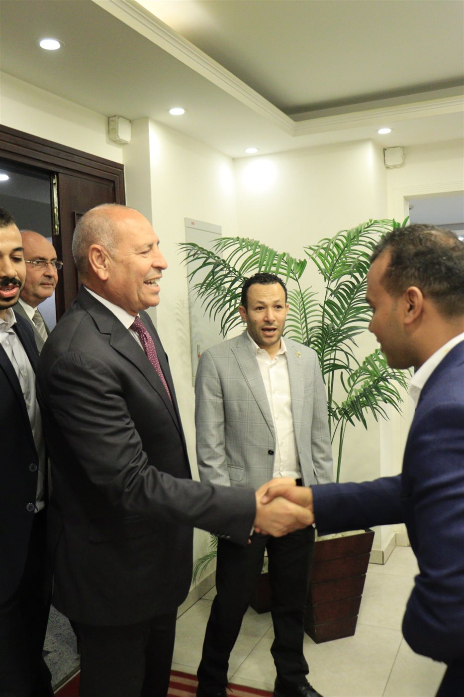  محافظ القاهرة في صالة تحرير موقع القاهرة 24 