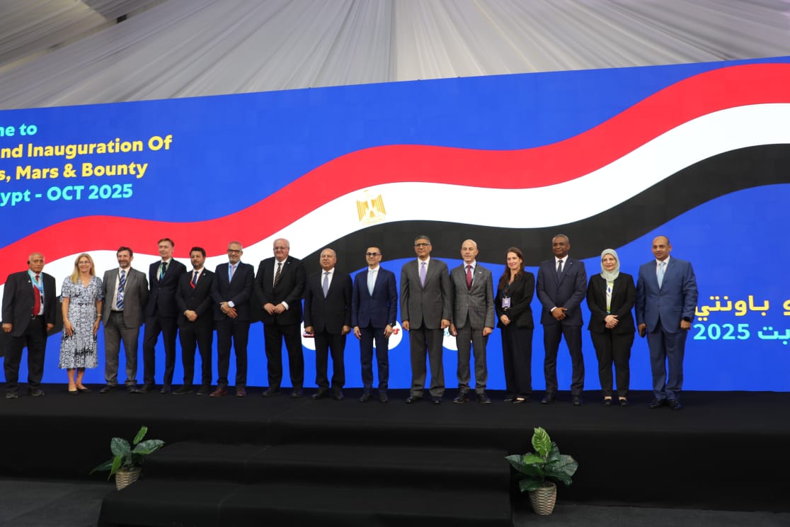 محافظ الجيزة يشهد تدشين خطوط الإنتاج الجديدة لشركة 