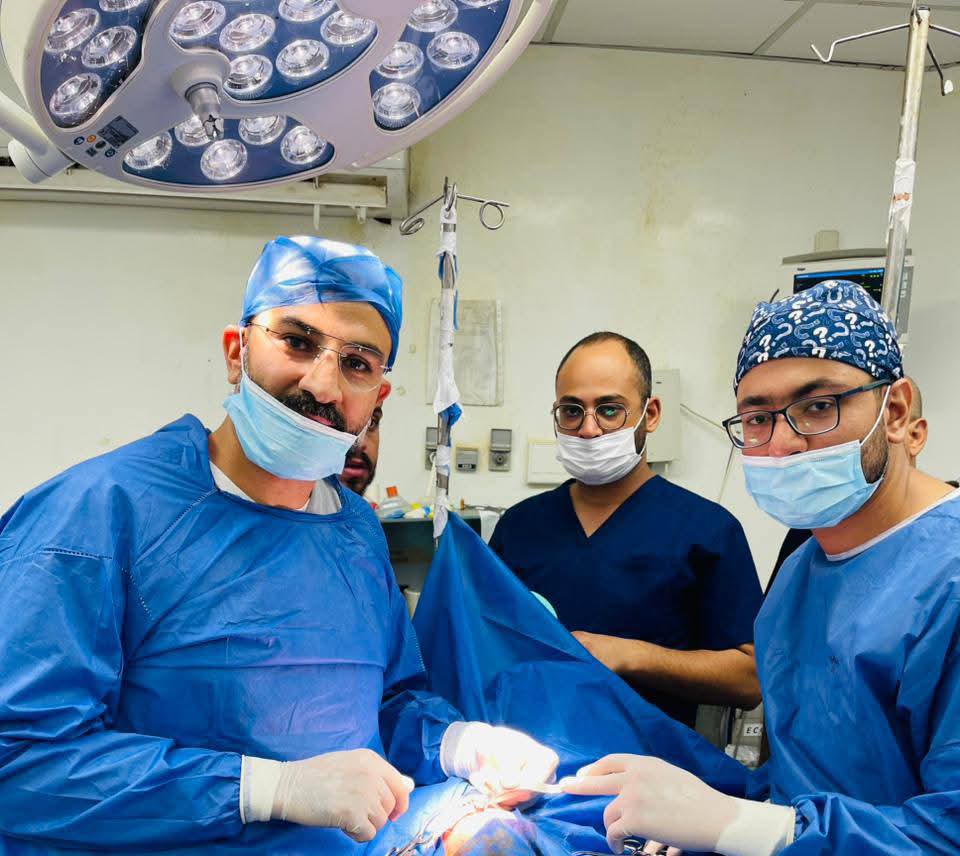 مستشفى جامعة الأزهر بأسيوط ينقذ حياة رضيع 