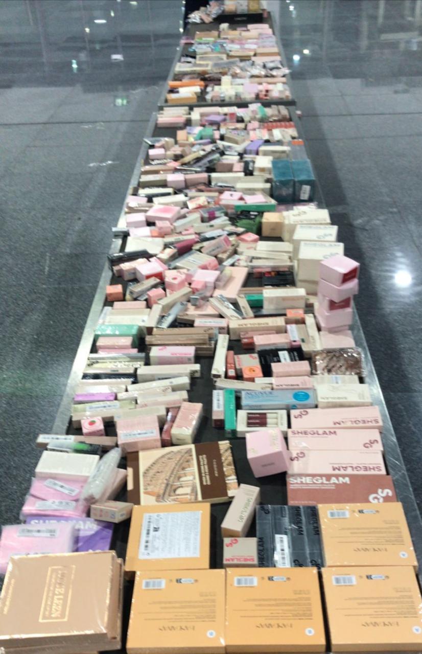 مضبوطات جمارك مطار القاهرة 