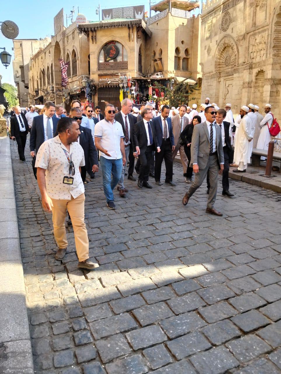 وزير خارجية ألمانيا يزور آثار الجمالية ويشيد بعظمة التراث الإسلامي في مصر