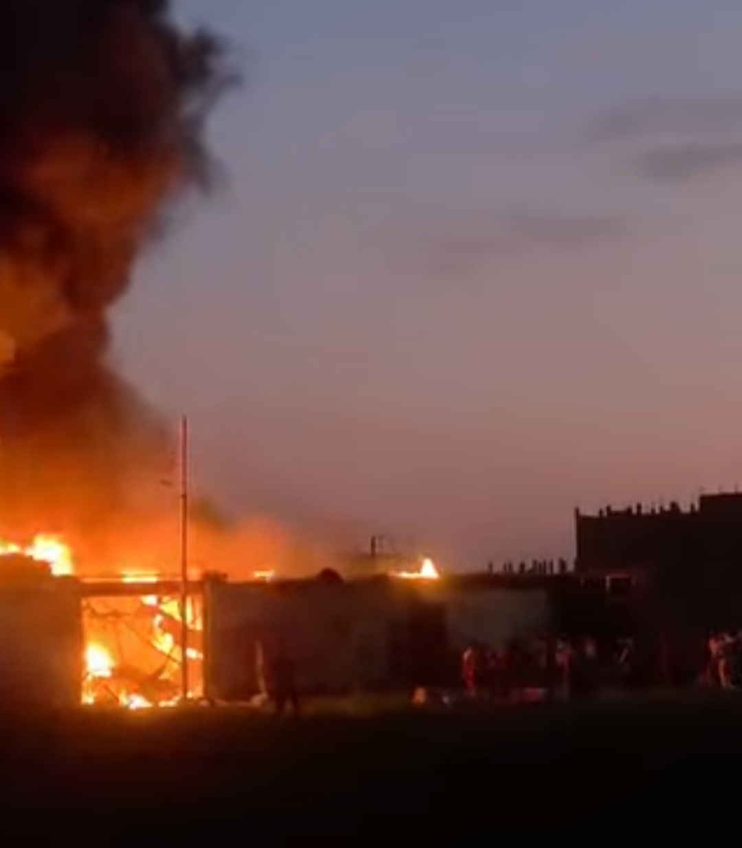 آثار حريق مصنع فايبر في القليوبية