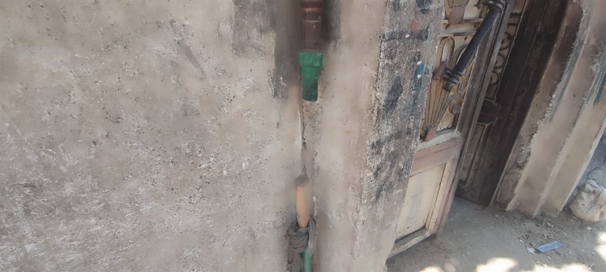 انقطاع المياه عن منزل مواطن مريض يعول 3 من ذوي الهمم بسوهاج