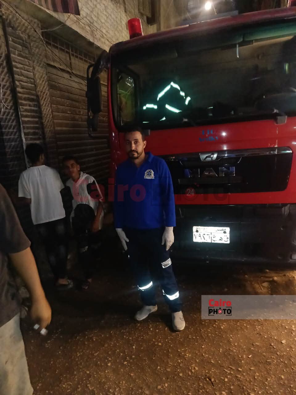 آثار حريق عقار مكون من 5 طوابق بشبرا الخيمة