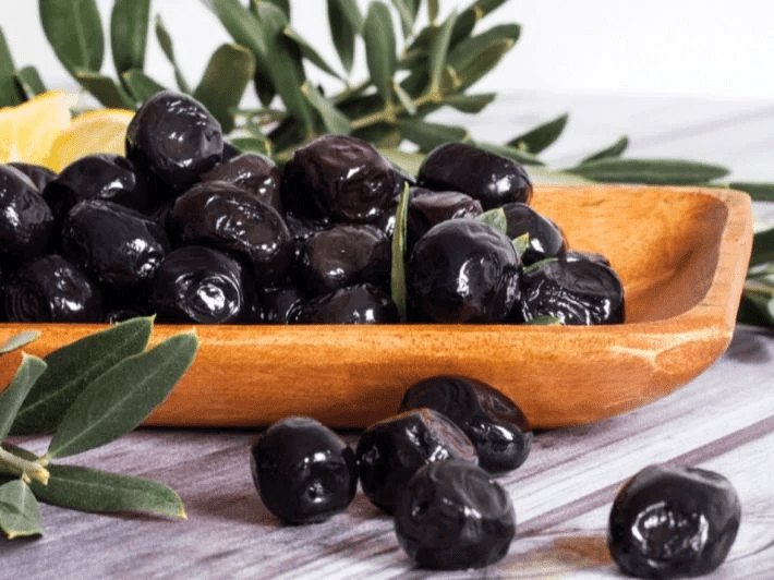 طريقة تخليل الزيتون الأسود للشيف نجلاء