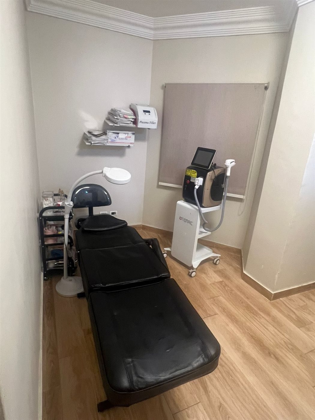 الصحة تغلق مركزًا غير مرخص للتجميل في مدينة نصر تديره منتحلة صفة طبيب