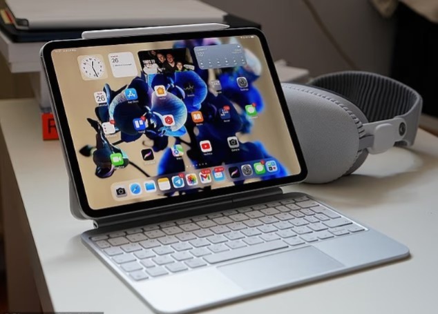 منتجات أيفون الجديدة