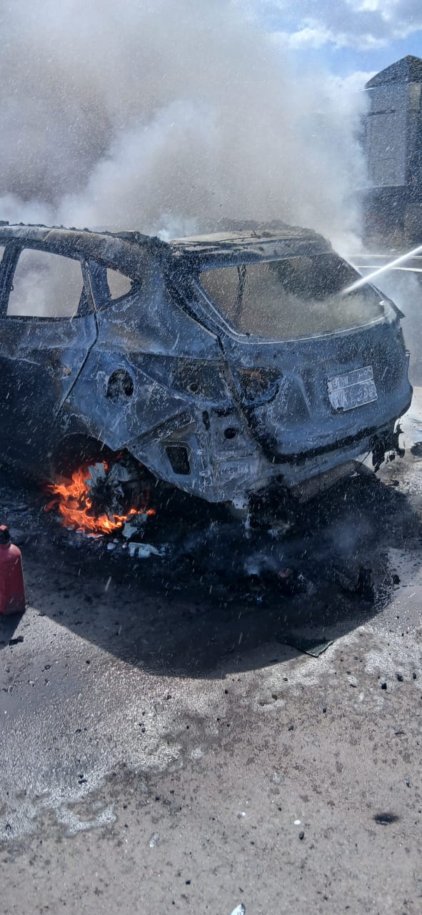 سيارة محترقة