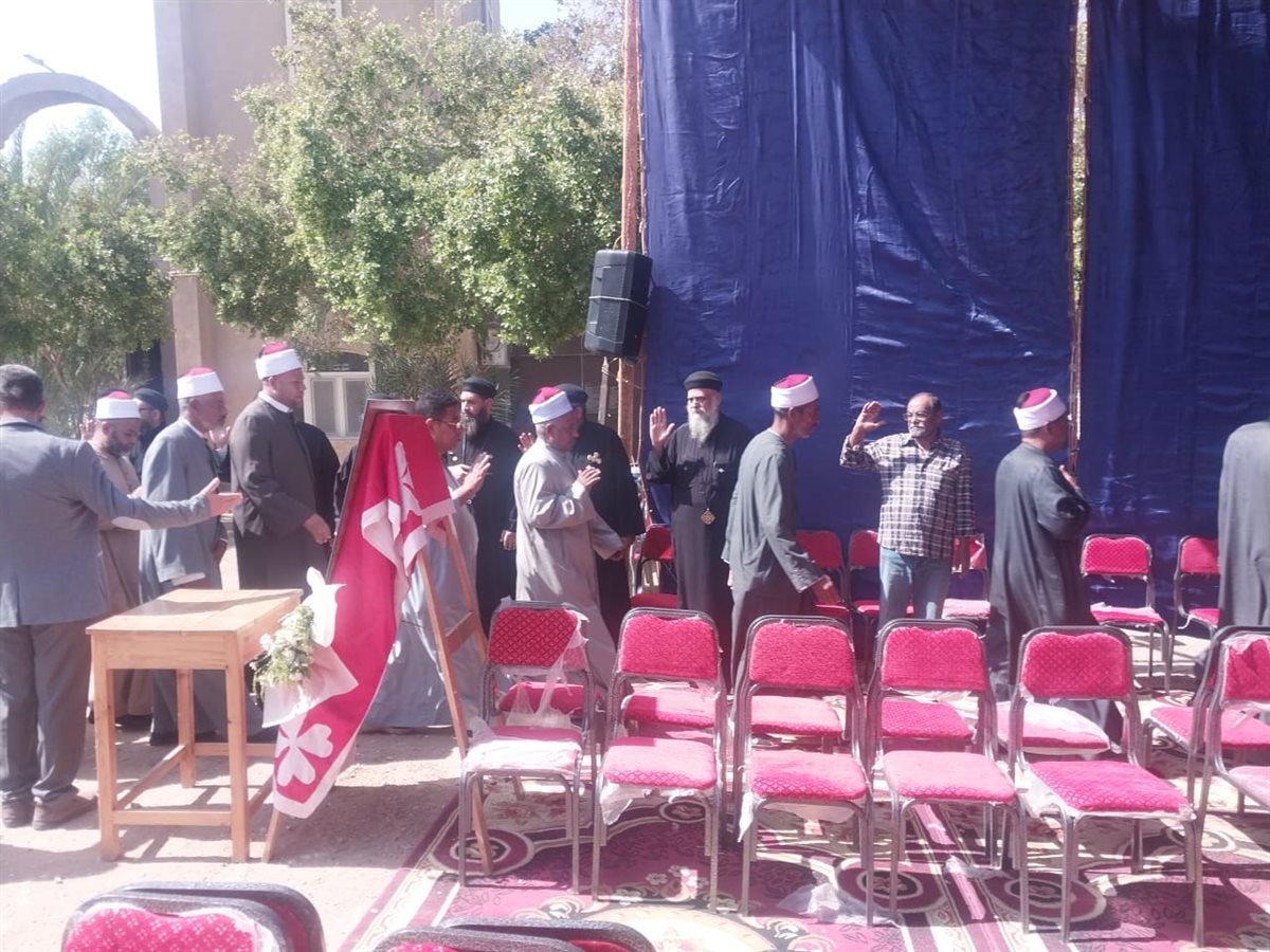 أوقاف الأقصر تقدم واجب العزاء في راعي دير القديسين بالطود