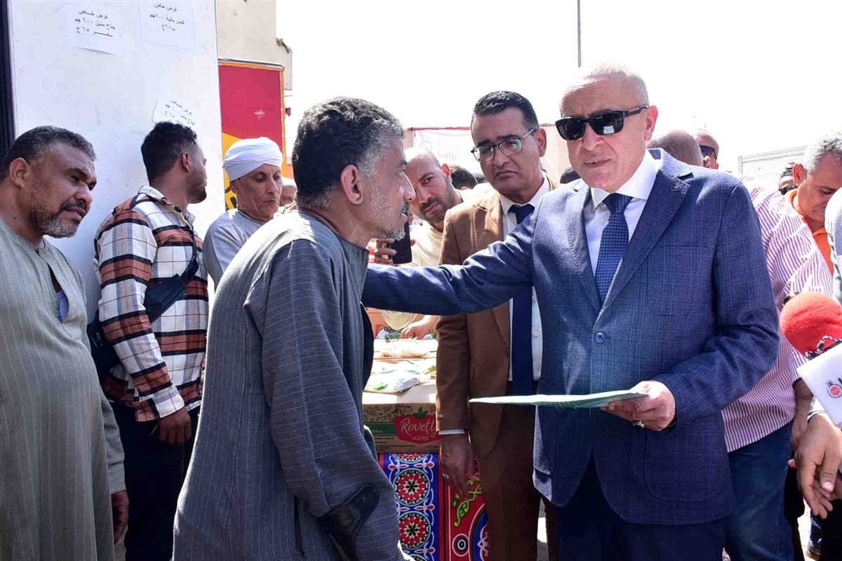 محافظ الأقصر وجولة لتفقد الحالة التموينية بالمحافظة 