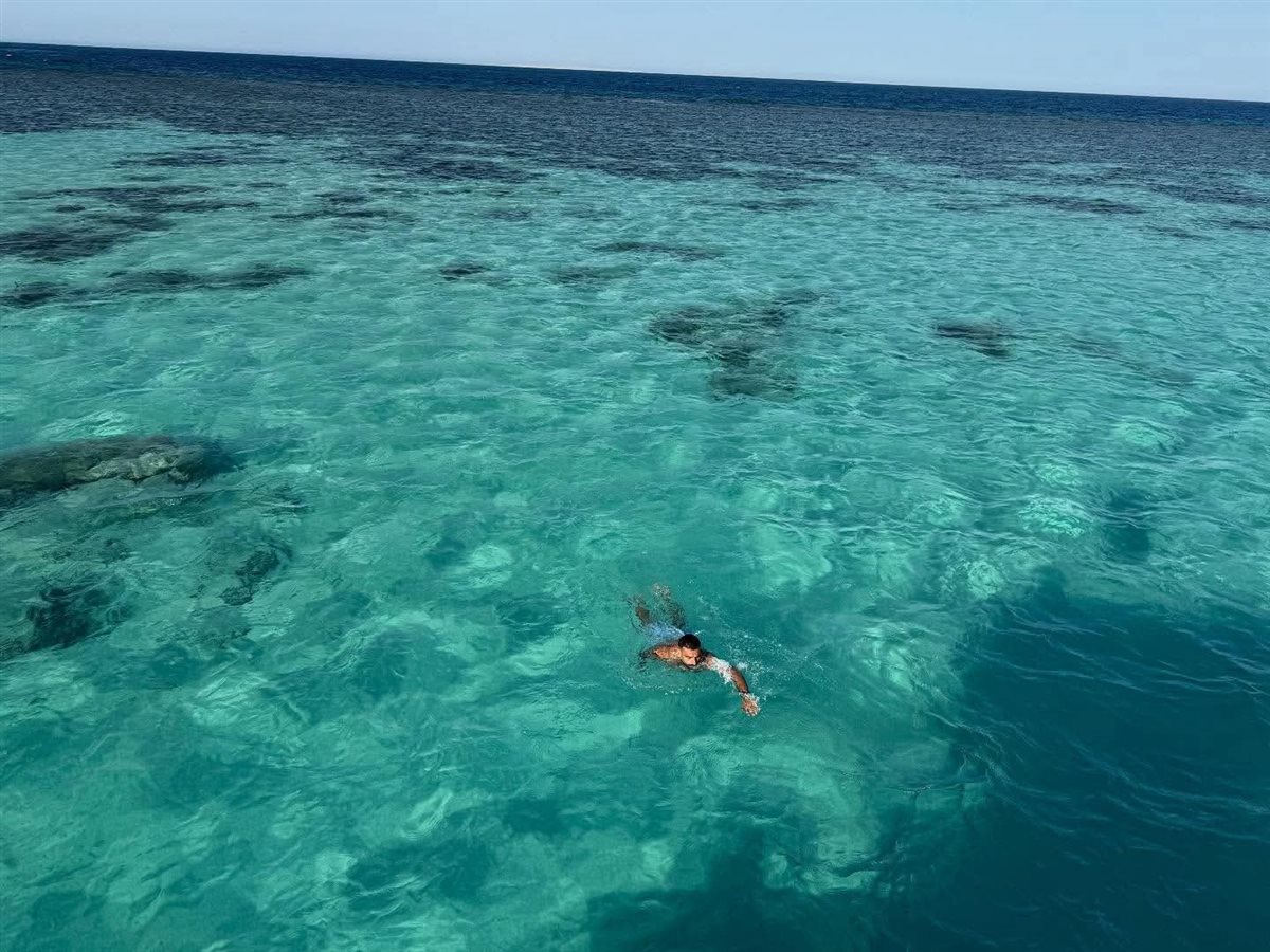 محمد صلاح خلال إجازته بالغردقة 