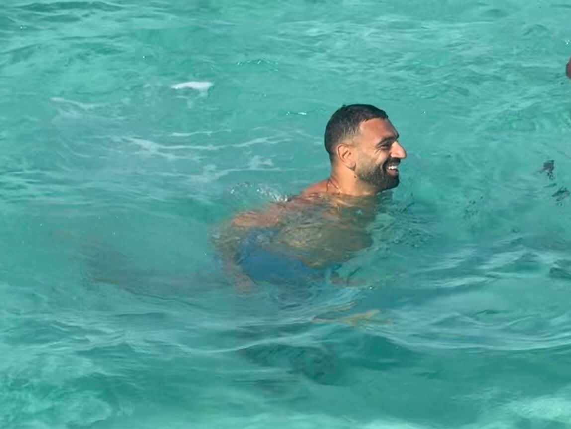 محمد صلاح خلال إجازته بالغردقة 