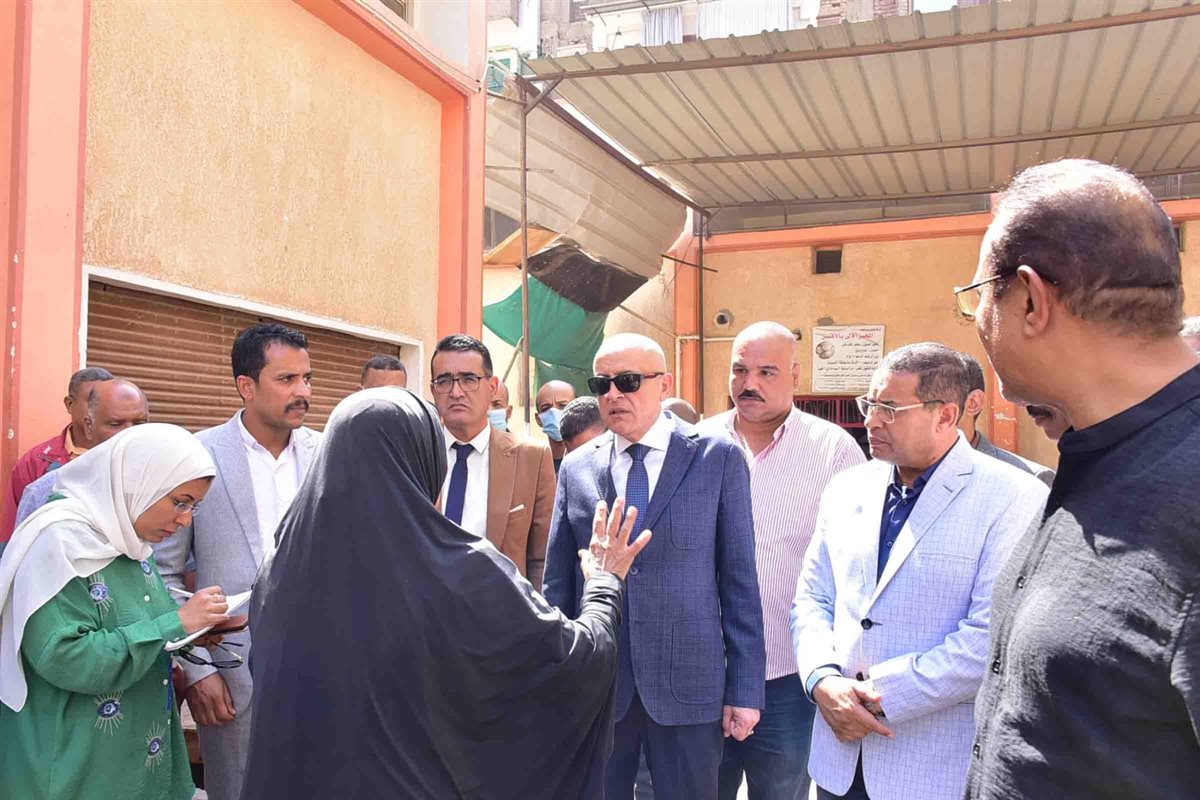 محافظ الأقصر وجولة لتفقد الحالة التموينية بالمحافظة 