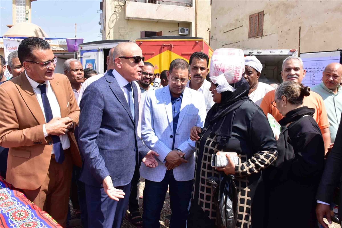 محافظ الأقصر وجولة لتفقد الحالة التموينية بالمحافظة 