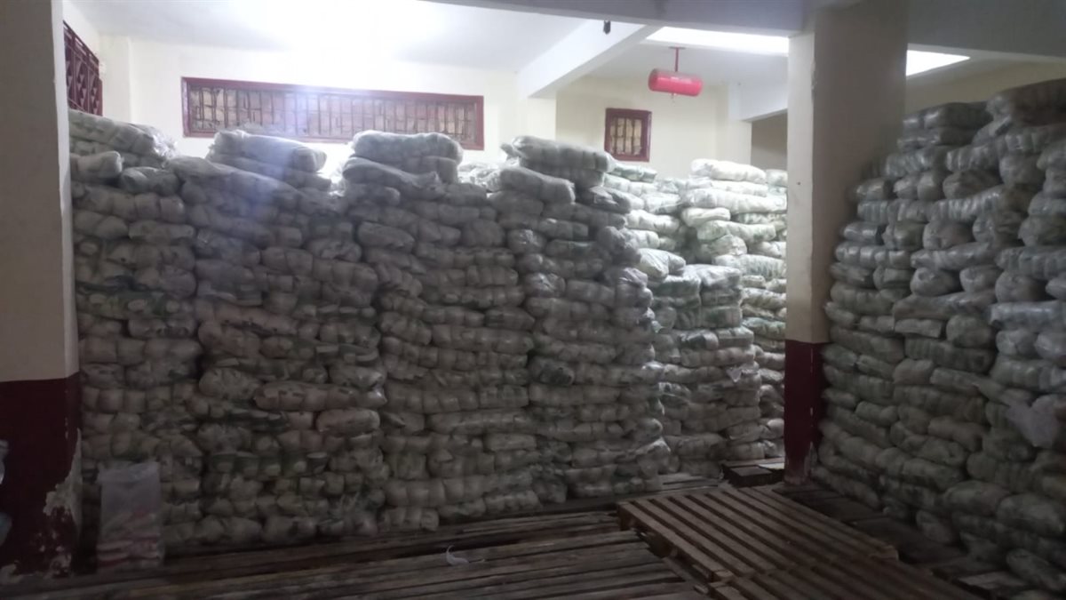 تموين الفيوم : ضبط زيت طعام مجهول المصدر وتحرر 60 مخالفة تموينية متنوعة بدائرة المحافظة