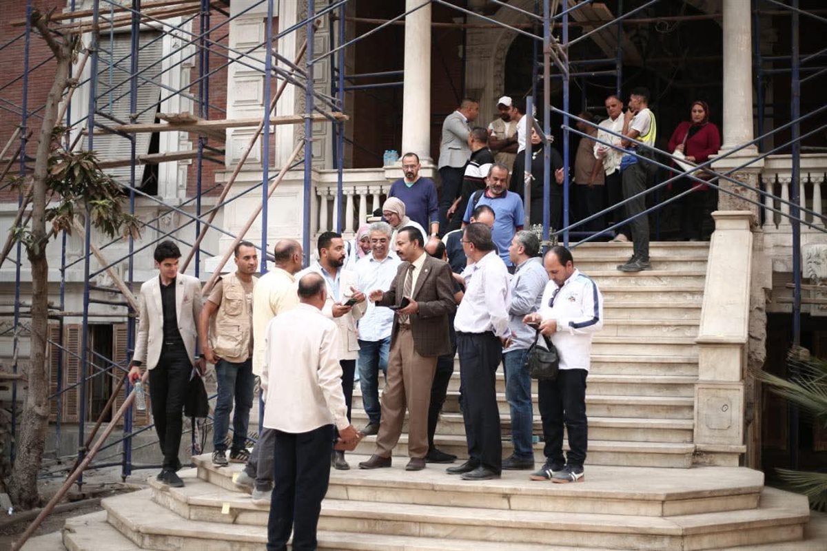 لجنة من الآثار تعاين مشروع ترميم قصر محمد بك الشناوي بمدينة المنصورة
