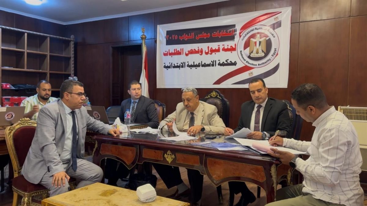 الصحفي عبدالحليم سالم يتقدم بأوراق ترشحه