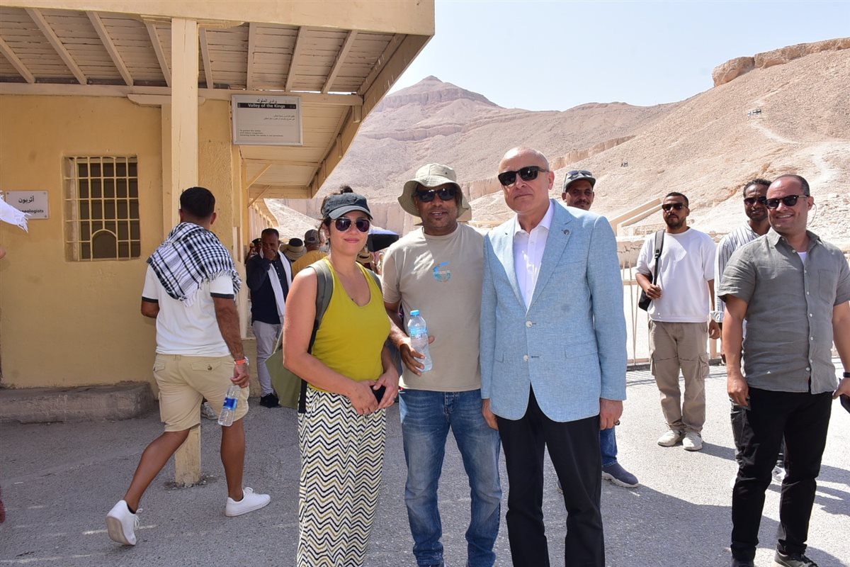 محافظ الأقصر يتفقد المواقع الأثرية 