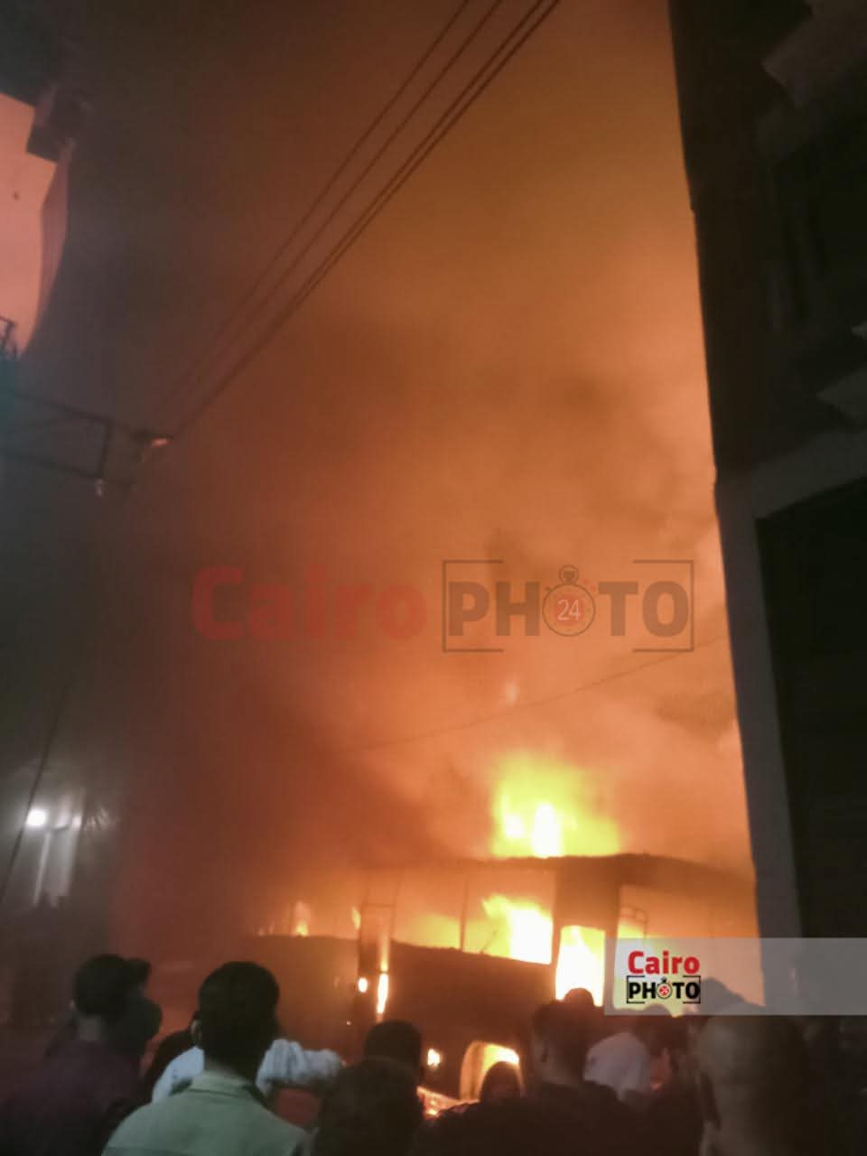 آثار حريق أتوبيس في القناطر الخيرية