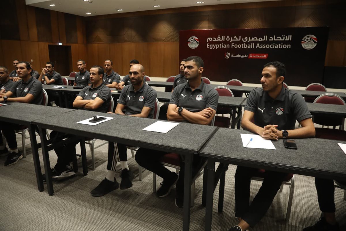 أوسكار يجتمع مع حكام تقنية الفيديو بعد عودته من تشيلي