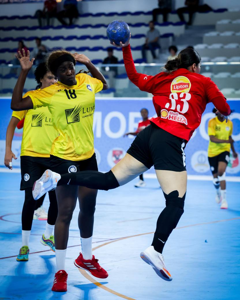 <strong>سيدات يد الأهلي يتأهلن إلى ربع نهائي بطولة إفريقيا بالمغرب</strong>