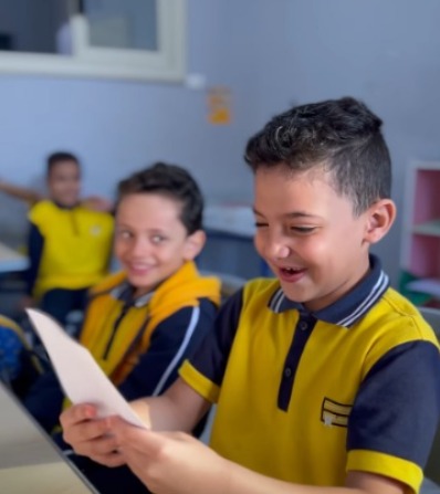 جانب من رد فعل الطلاب 