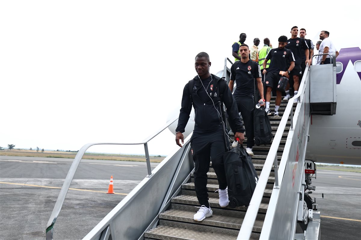 <strong>بعثة الأهلي تصل إلى بوروندي استعدادًا لمواجهة إيجل نوار بدوري الأبطال</strong>