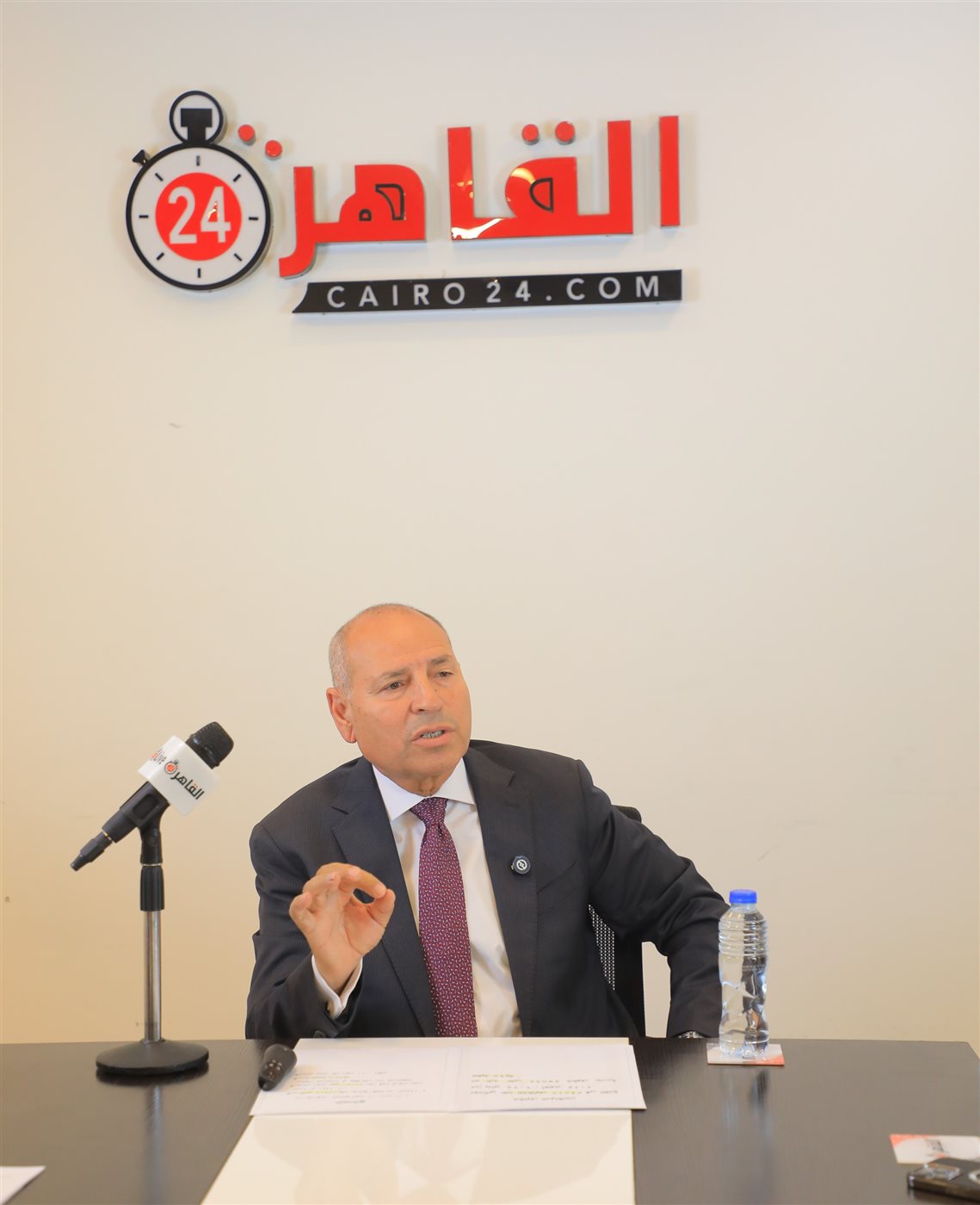 <strong>محافظ العاصة خلال ندوته بموقع القاهرة 24</strong>