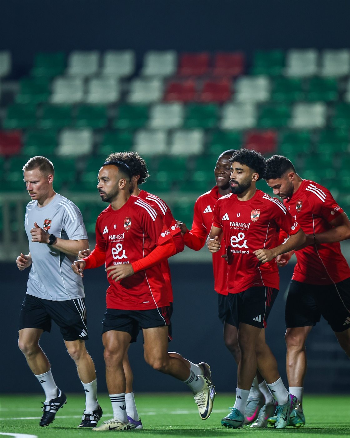 <strong>الأهلي يُجري مرانه الأول في بوروندي</strong>